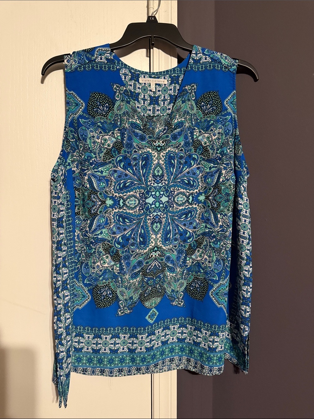 Violet and Claire Blue Paisley Print Sleeveless Camisole
